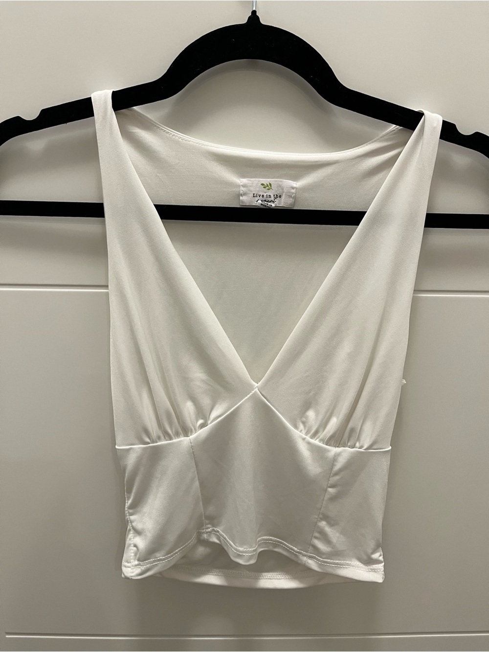 Live in the Moment White V-Neck Tank Top XS